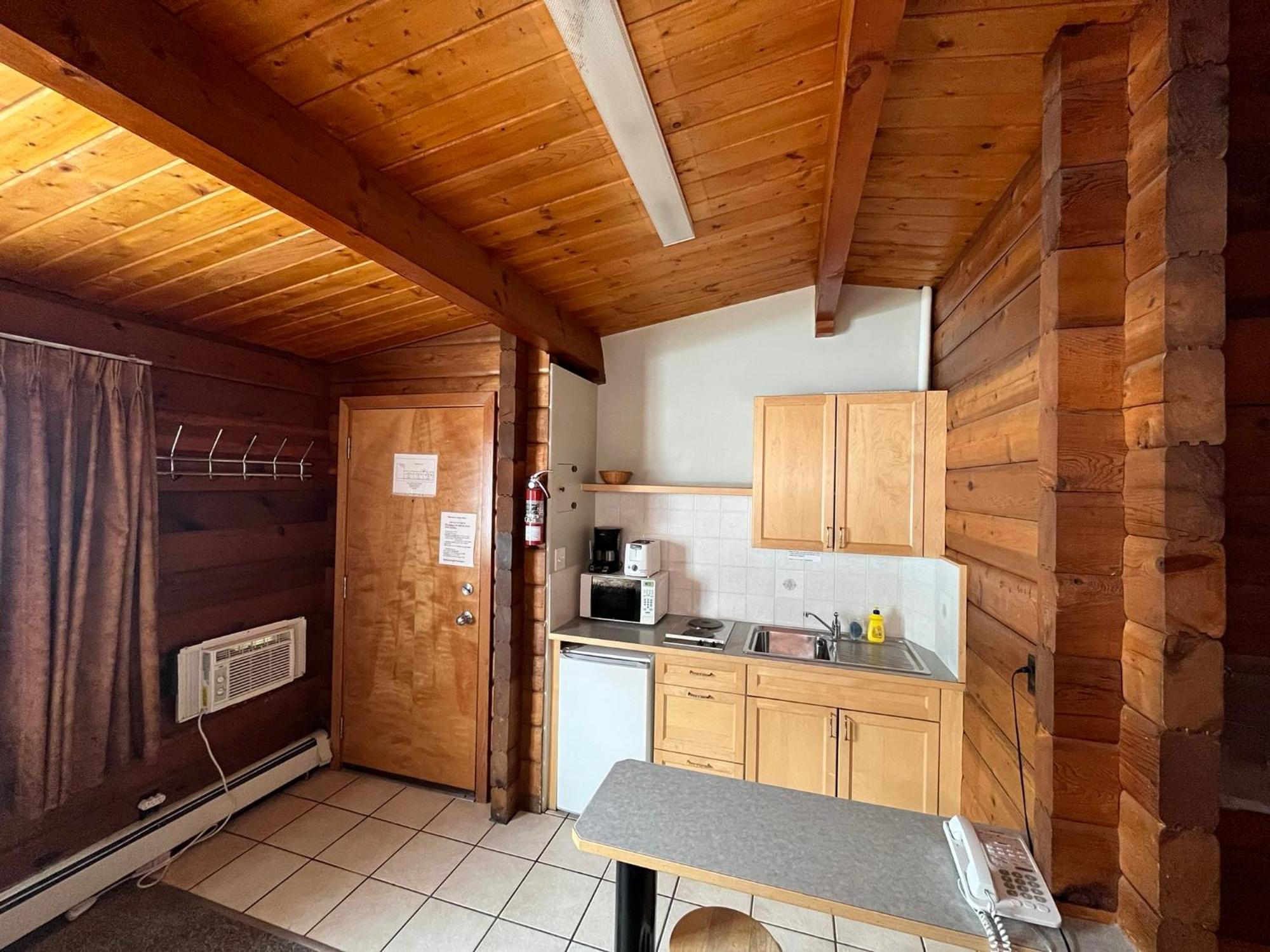 Raccoon Lodge Motel Sylvan Lake Extérieur photo